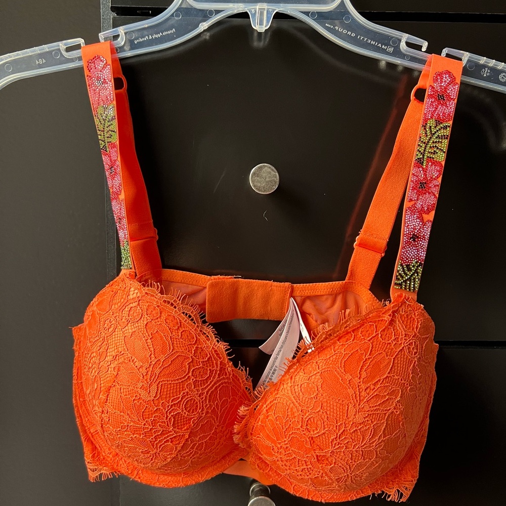 Victoria’s Secret Very Sexy Shine Strap Push Up Bra. Sunny orange. 34D.